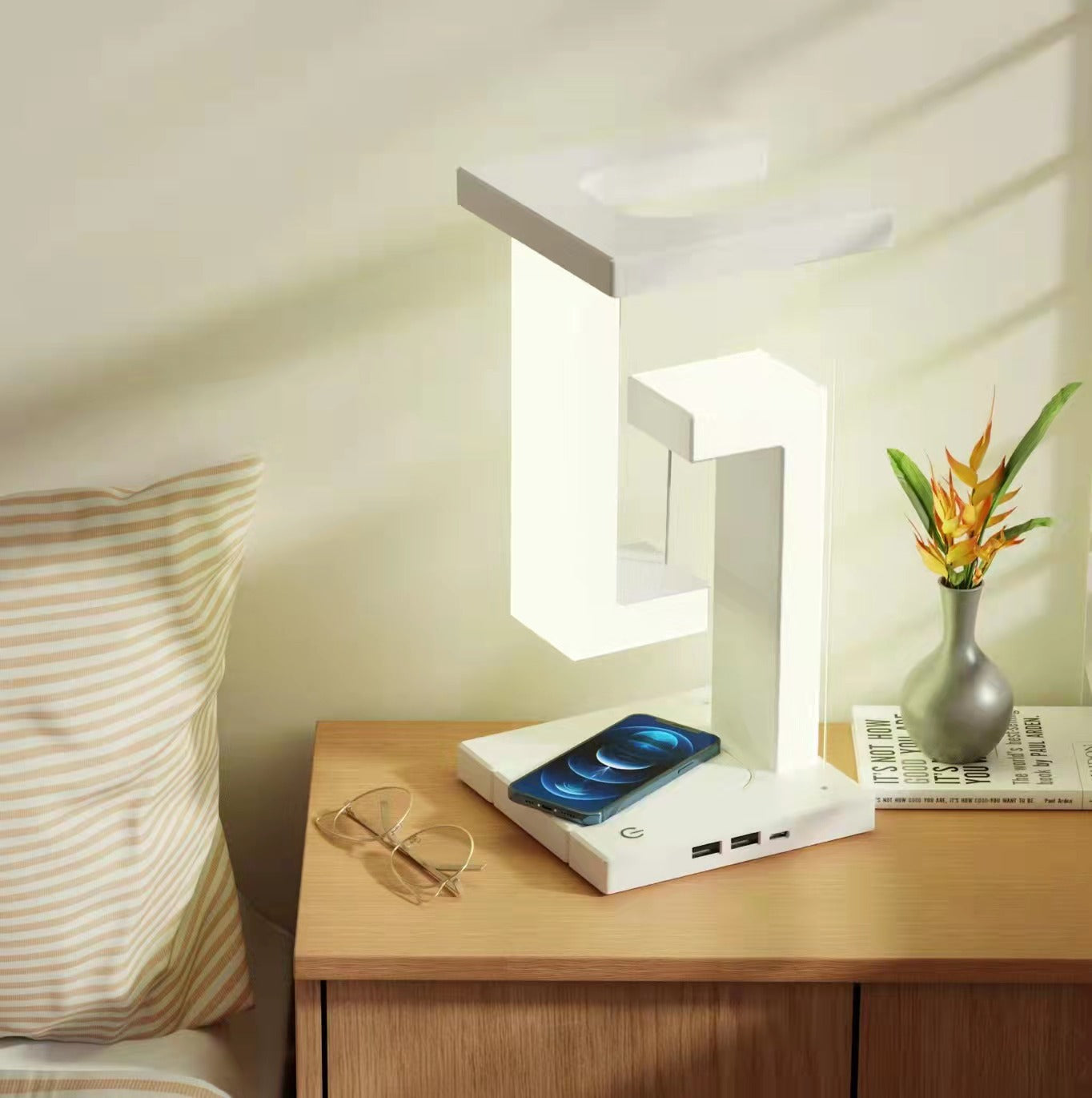 Floating Wireless Charger Balance Lamp – Cool Desk Light